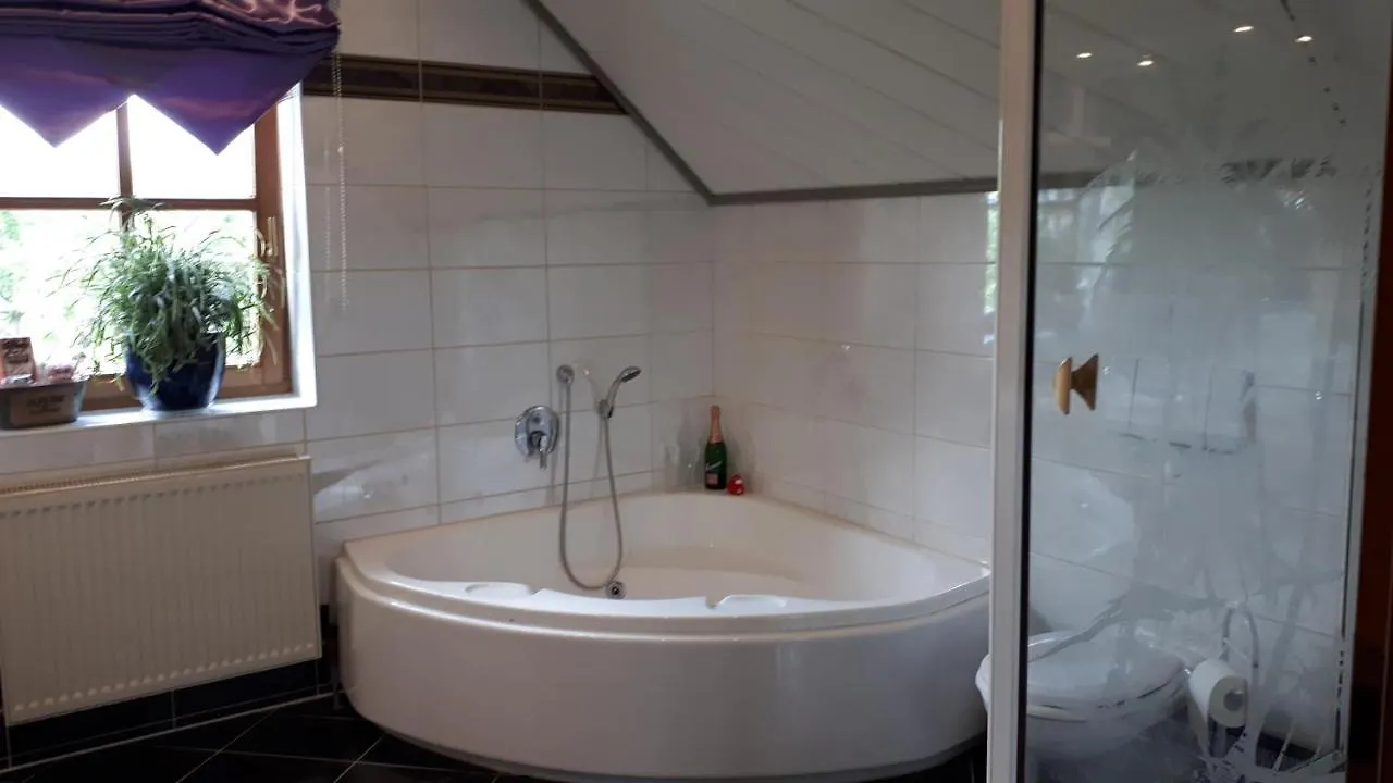Privatzimmer Mit Gemeinschaftsbad - Zur Fliegerbank In Der Rhoen Burkardroth Homestay