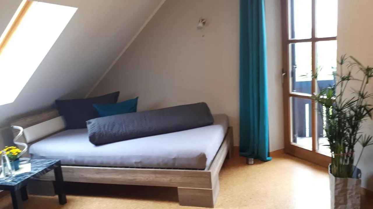 Homestay Privatzimmer Mit Gemeinschaftsbad - Zur Fliegerbank In Der Rhoen Burkardroth