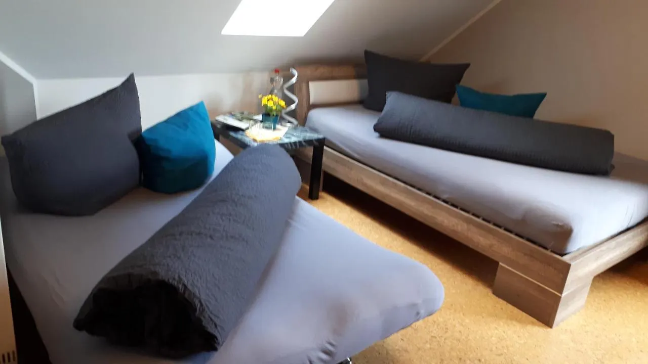Homestay Privatzimmer Mit Gemeinschaftsbad - Zur Fliegerbank In Der Rhoen Burkardroth