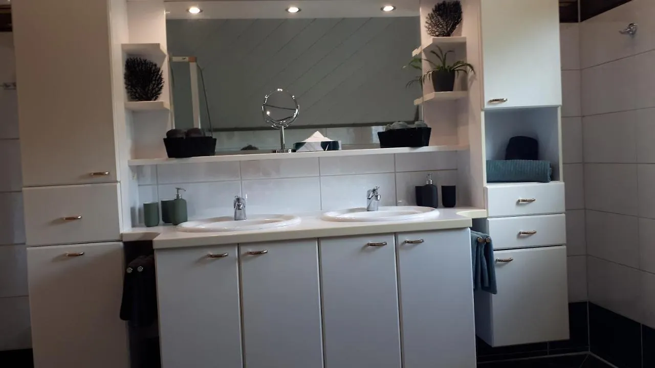 Homestay Privatzimmer Mit Gemeinschaftsbad - Zur Fliegerbank In Der Rhoen Burkardroth